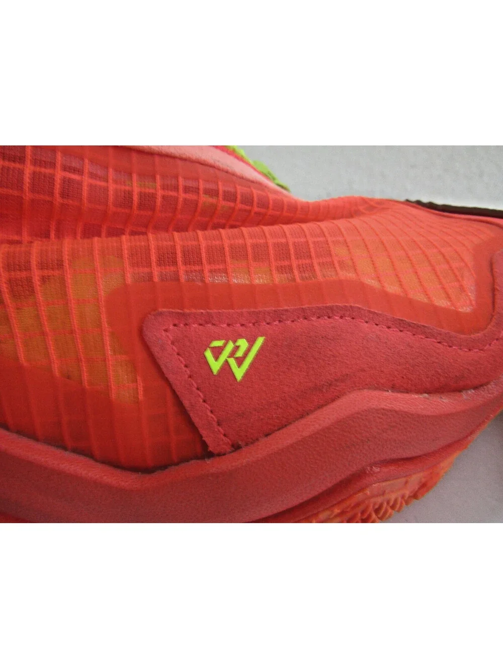 Jordan Why Not .6 Bright Crimson Red Basketball Shoes 10.5 DO7189-607 with Box